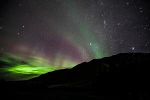 aurores boréales au-dessus de l'islande photo