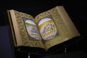 livre ancien et arabe photo