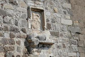 Symboles de chevalier dans le château de Bodrum, Turquie photo