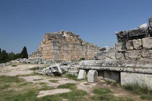 Ruines de la ville antique de Hiérapolis, Turquie photo