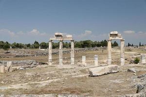 Ruines de la ville antique de Hiérapolis, Turquie photo