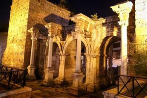 porte d'hadrien à antalya, turquie photo