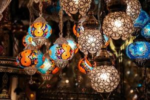 lanternes turques colorées photo