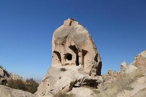 formations rocheuses dans la vallée de zelve, cappadoce, nevsehir, turquie photo