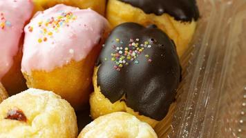 les beignets se rapprochent de l'image pour le contenu alimentaire. photo