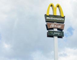 logo mcdonalds mccafe et mcdrive. varsovie. Pologne. 21.05.2021 photo