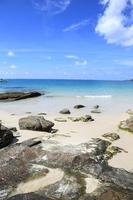 beau paysage marin. île de Koh Samet en Thaïlande photo