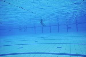 piscine sous l'eau photo