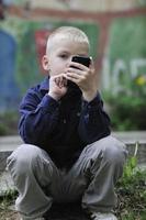 jouer à des jeux vidéo en plein air photo