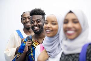 groupe d'étudiants africains heureux photo