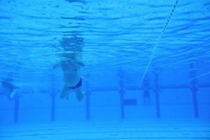 piscine sous l'eau photo