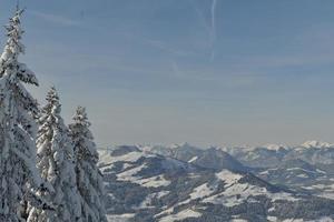 paysage d'hiver de montagne photo