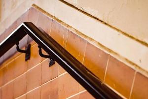 ancienne balustrade dans une gare photo