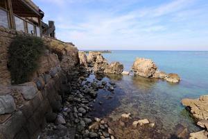 césarée israël 21 novembre 2019. les ruines d'une ancienne ville sur la mer méditerranée en israël. photo