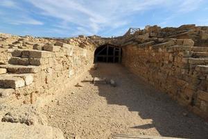 césarée israël 21 novembre 2019. les ruines d'une ancienne ville sur la mer méditerranée en israël. photo