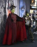 los angeles, 6 juin - jamie lee curtis, thomas invité à la première mondiale de warcraft au tcl chinese theatre imax le 6 juin 2016 à los angeles, ca photo