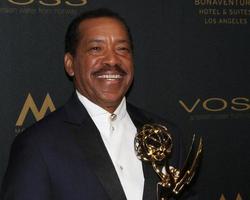 los angeles, 1er mai - obba babatunde au 43e daytime emmy awards à l'hôtel westin bonaventure le 1er mai 2016 à los angeles, ca photo