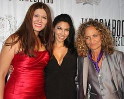 los angeles, 23 juil - carolin von petzholdt, crystal santos, ursel walldorf à la première du boom boom girls of wrestling au théâtre indépendant du centre-ville le 23 juillet 2015 à los angeles, ca photo