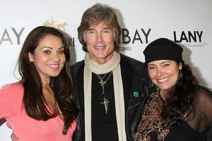 los angeles, 30 nov - sarah adela tirado, ronn moss, devin devasquez à la projection de lany entertainment s the bay au doma le 30 novembre 2015 à beverly hills, ca photo