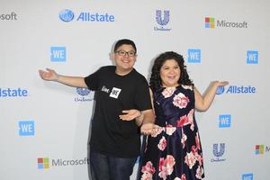 los angeles, 7 avril - rico rodriguez, raini rodriguez au we day california 2016 au forum le 7 avril 2016 à inglewood, ca photo