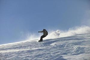 saut et ride de snowboarder freestyle photo