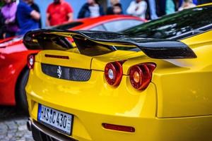 allemagne, fulda - juil 2019 les feux arrière de la ferrari f430 jaune type f131 cabrio est une voiture de sport produite par le constructeur automobile italien ferrari de 2004 à 2009 en tant que successeur de la ferrar photo