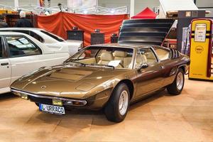 friedrichshafen - mai 2019 sable doré lamborghini uracco 1973 coupé au motorworld classics bodensee le 11 mai 2019 à friedrichshafen, allemagne photo