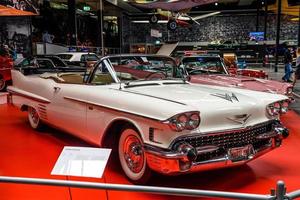 sinsheim, allemagne - mai 2022 blanc cabrio cadillac eldorado 3e photo