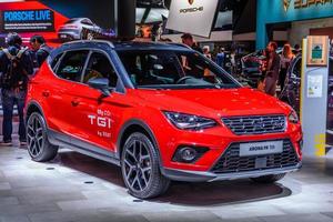 Francfort, Allemagne - septembre 2019 siège rouge arona fr tgi voiture suv électrique, salon international de l'automobile iaa photo