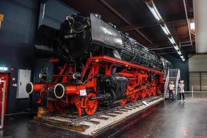 sinsheim, allemagne - mai 2022 loco à vapeur rétro antique noir rouge photo