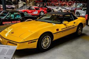 sinsheim, allemagne - mai 2022 jaune cabrio chevrolet corvette c photo