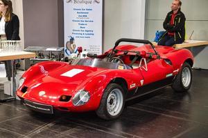 friedrichshafen - mai 2019 red sbarro aca spyder 1966 cabrio roadster à motorworld classics bodensee le 11 mai 2019 à friedrichshafen, allemagne photo