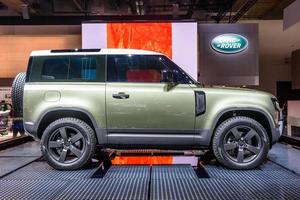 francfort, allemagne - sept 2019 silver suv landrover 2020 defender l663, iaa international motor show auto exhibition photo