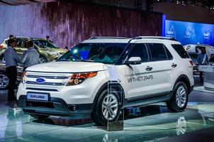 moscou, russie - août 2012 ford explorer 5e génération présenté en première mondiale au 16e salon international de l'automobile mias moscou le 30 août 2012 à moscou, russie photo