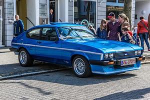 Allemagne, Limbourg - avril 2017 ford capri bleu mk iii 1978 à limburg an der lahn, hesse, allemagne photo