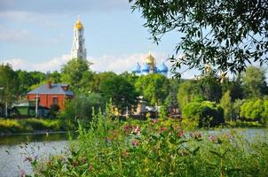 monastère de la trinité orthodoxe lavra sergiev du lac kelar, sergiev posad photo