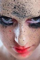 belle femme avec du maquillage de luxe photo