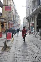 Istanbul, Turquie, 2022 - une femme visite l'ancienne Istanbul en Turquie photo