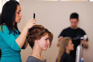 belle femme avec du maquillage de luxe photo