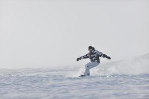 saut et ride de snowboarder freestyle photo