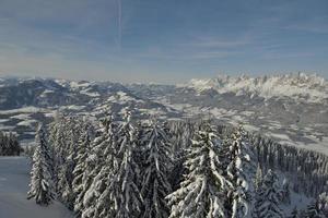 paysage de montagne d'hiver photo