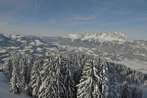 paysage de montagne d'hiver photo