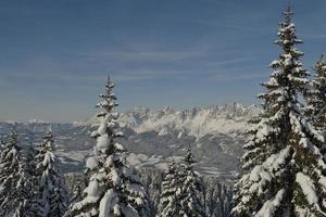 paysage d'hiver de montagne photo