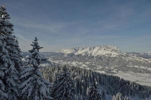 paysage de montagne d'hiver photo