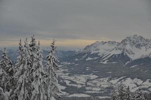 paysage de montagne d'hiver photo