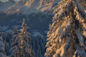 paysage de montagne d'hiver photo