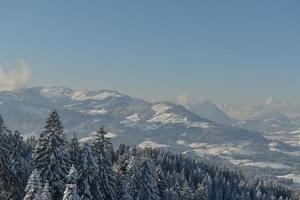 paysage de montagne d'hiver photo