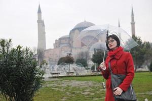 femme visite l'ancienne istanbul en turquie photo