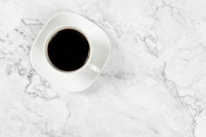 tasse à café sur fond de table en marbre, photo