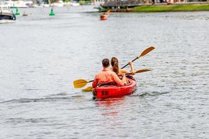 berlin, berlin allemagne 07.23.2018 un kayak par derrière à berlin photo